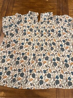 Rose & Olive Cream Floral Ruffled Short-Sleeve Blouse